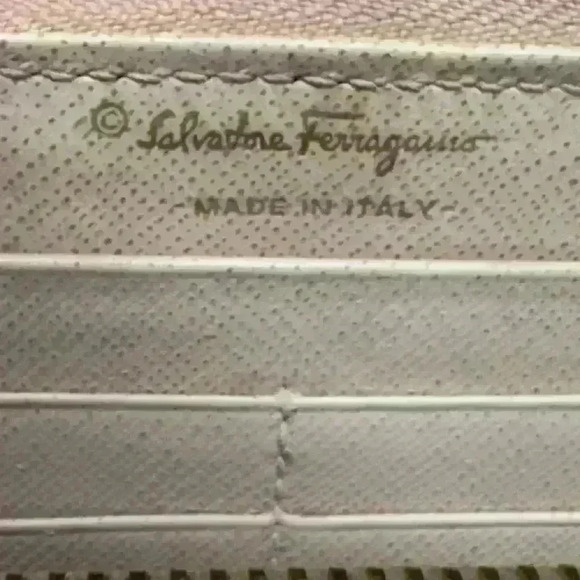 SALVATORE FERRAGAMO VARA BOW Pink Leather Zip Around Long Wallet - Picture 5 of 9